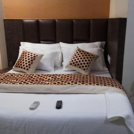 Hotel Stay House Нью-Дели Экстерьер фото