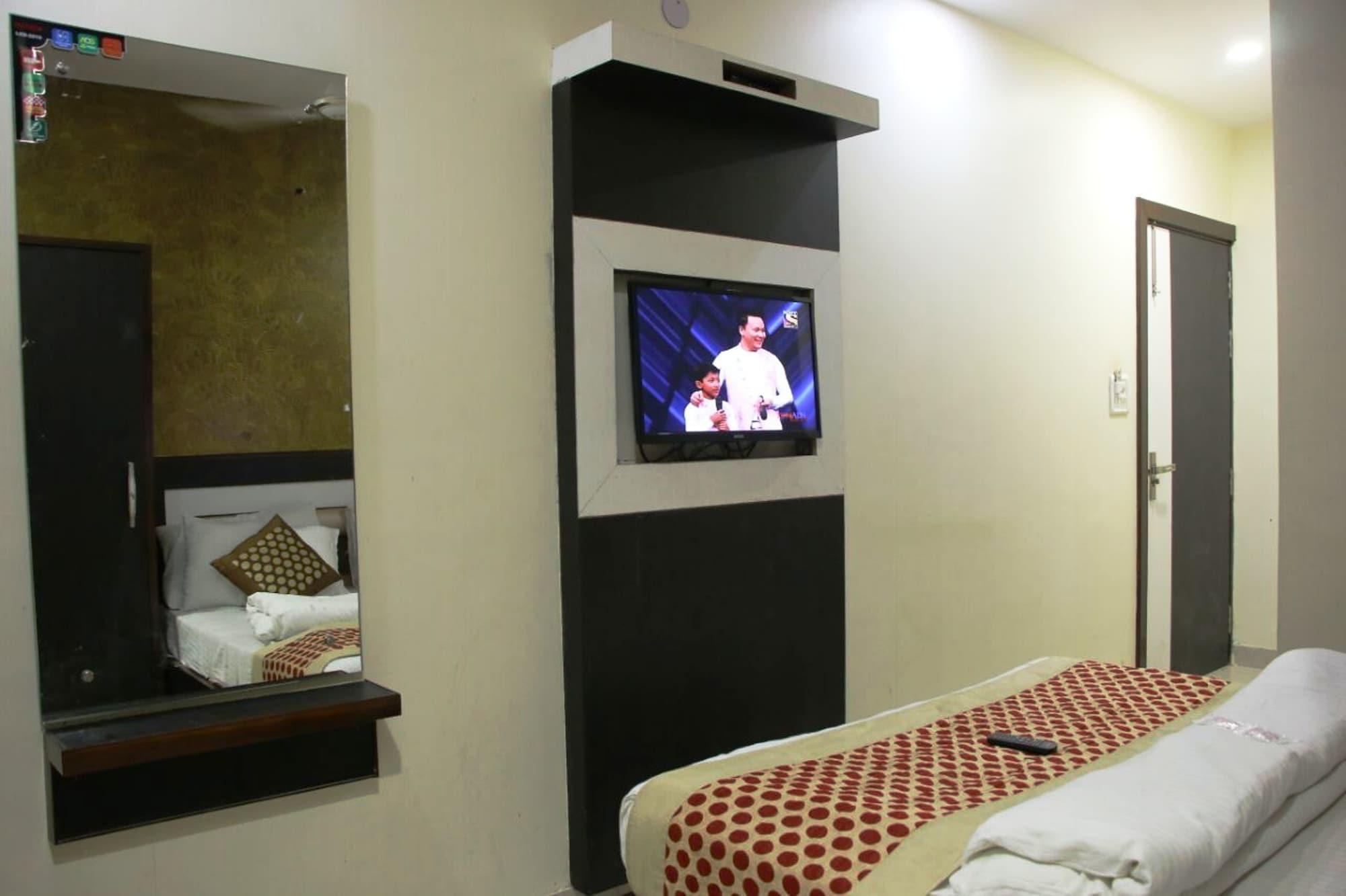Hotel Stay House Нью-Дели Экстерьер фото