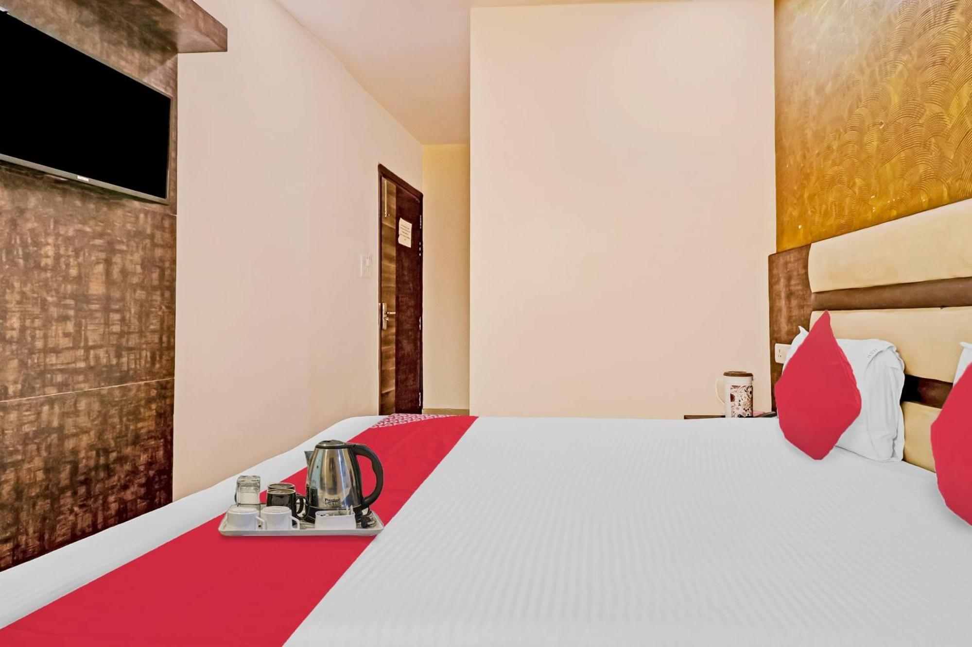 Hotel Stay House Нью-Дели Экстерьер фото
