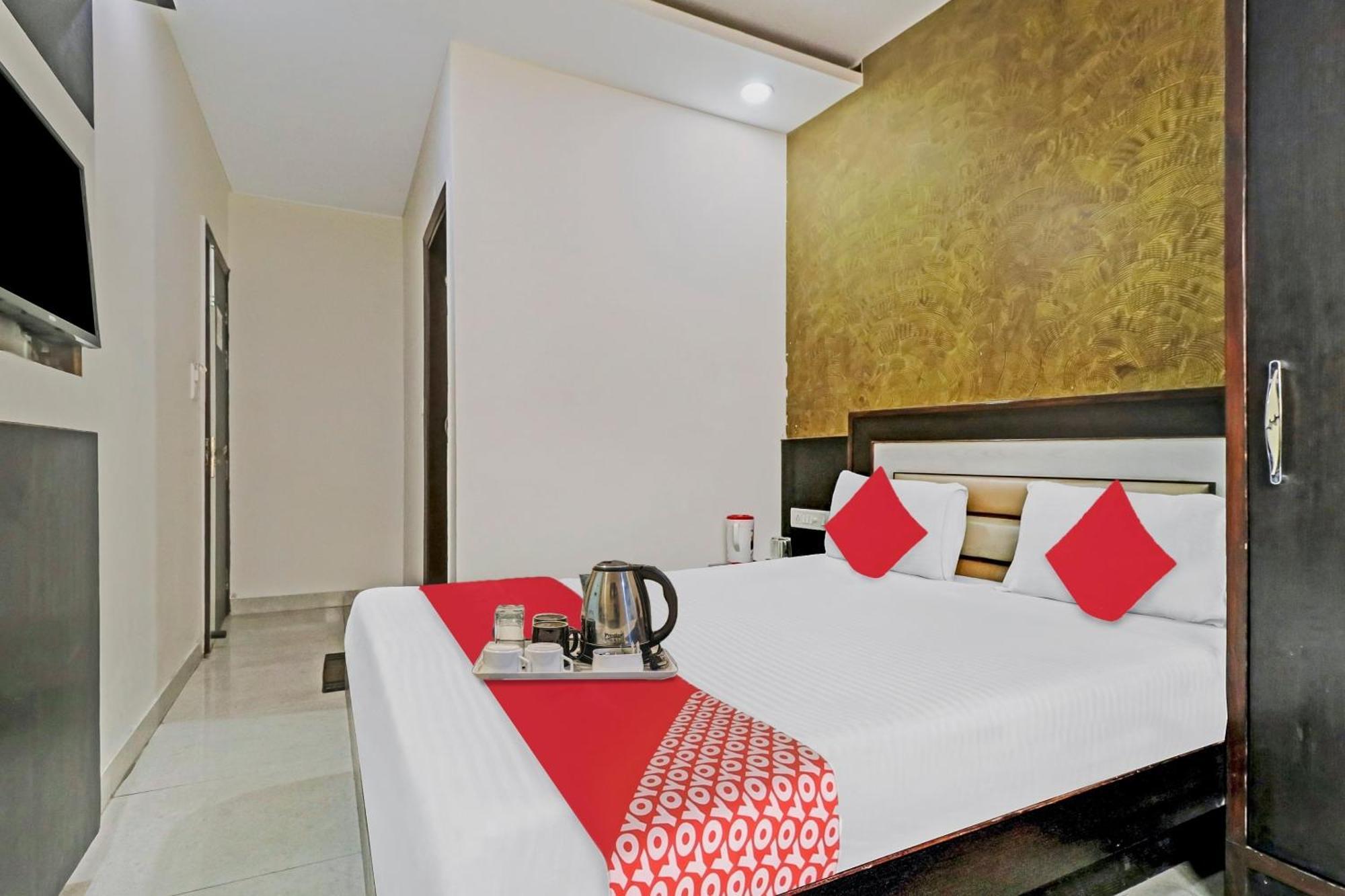 Hotel Stay House Нью-Дели Экстерьер фото