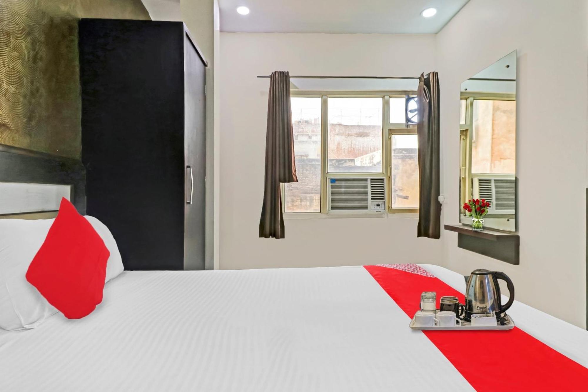 Hotel Stay House Нью-Дели Экстерьер фото