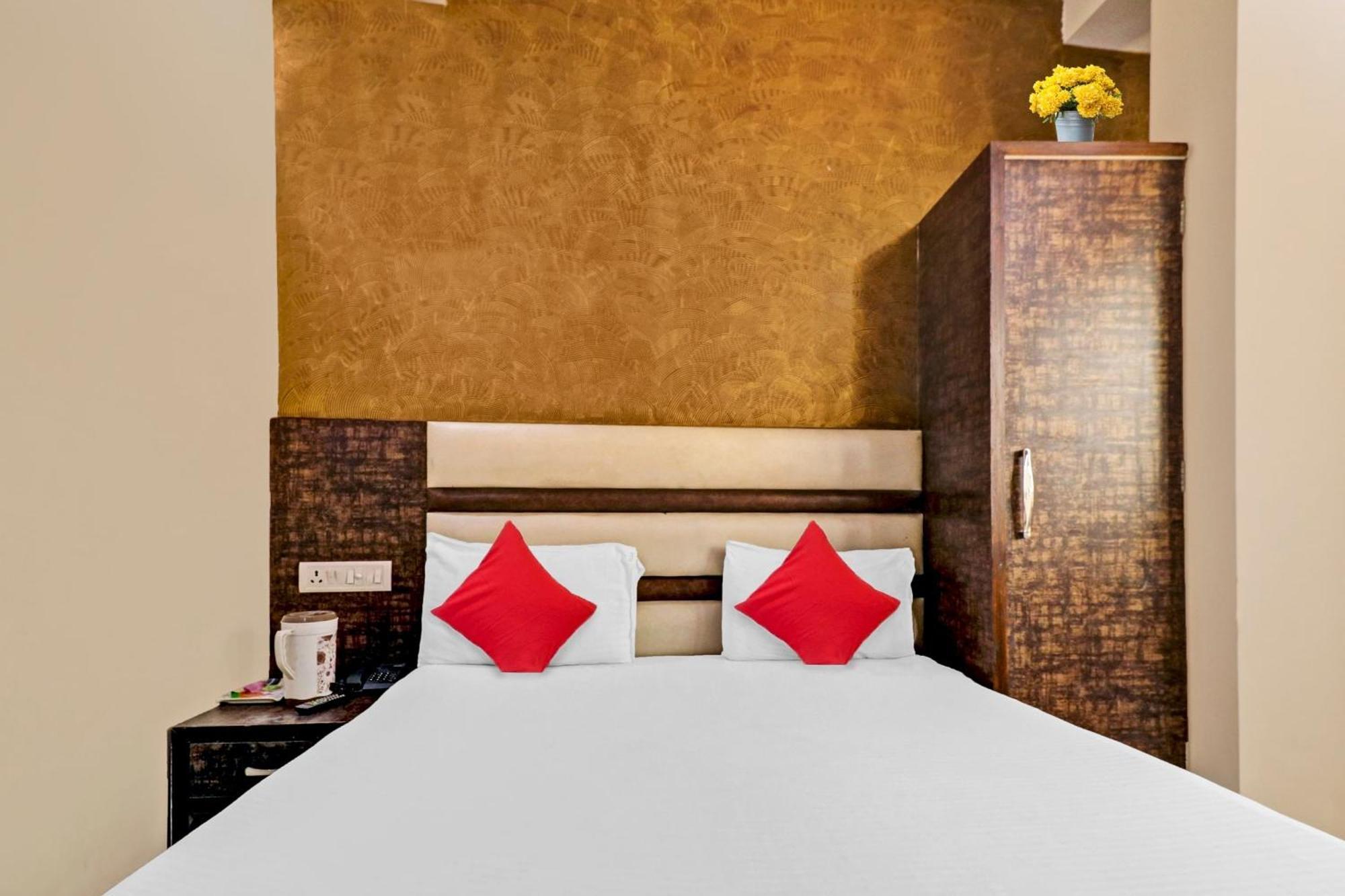 Hotel Stay House Нью-Дели Экстерьер фото