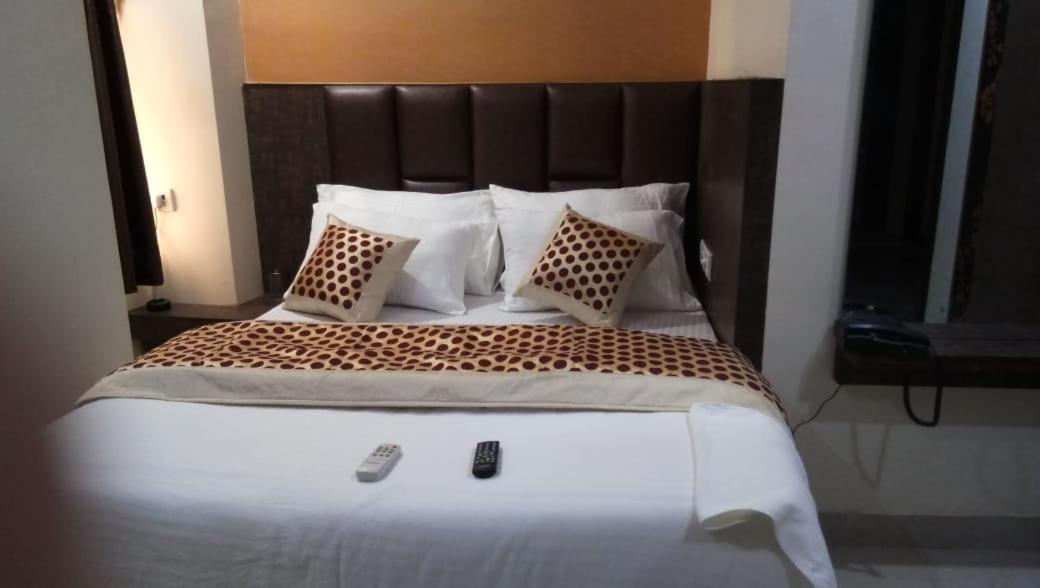 Hotel Stay House Нью-Дели Экстерьер фото