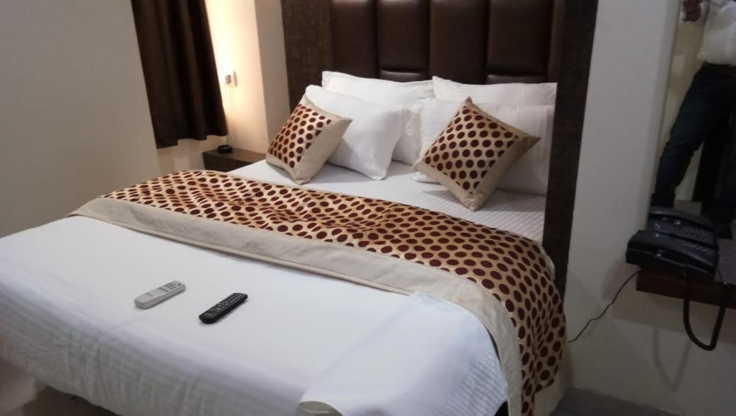 Hotel Stay House Нью-Дели Экстерьер фото
